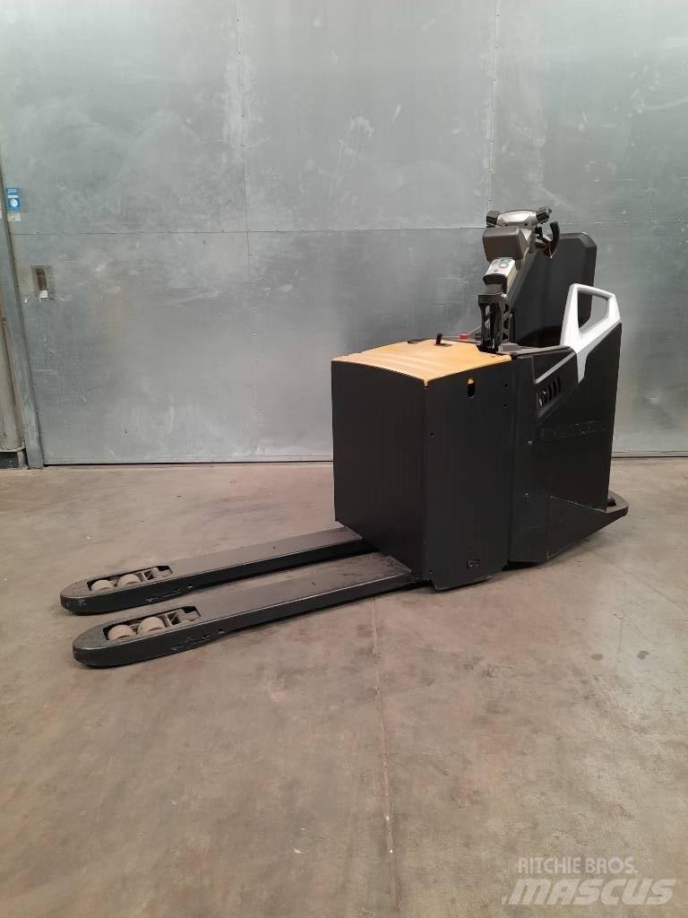 CAT NPF25N2 Gabelstapler mit Fahrerstand