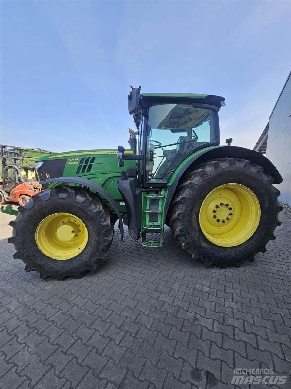 John Deere 6210R Traktoren