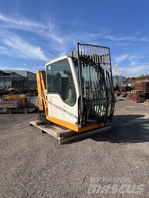 Liebherr A 934 C HD Kabinen