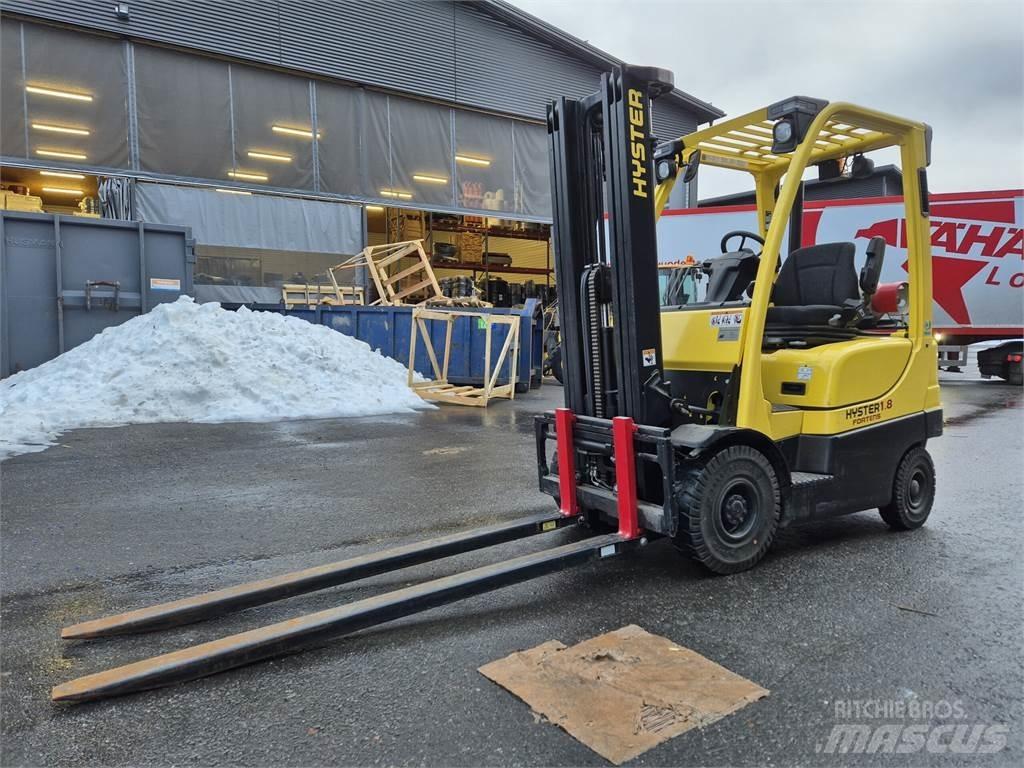 Hyster H1.8FT Gas Stapler
