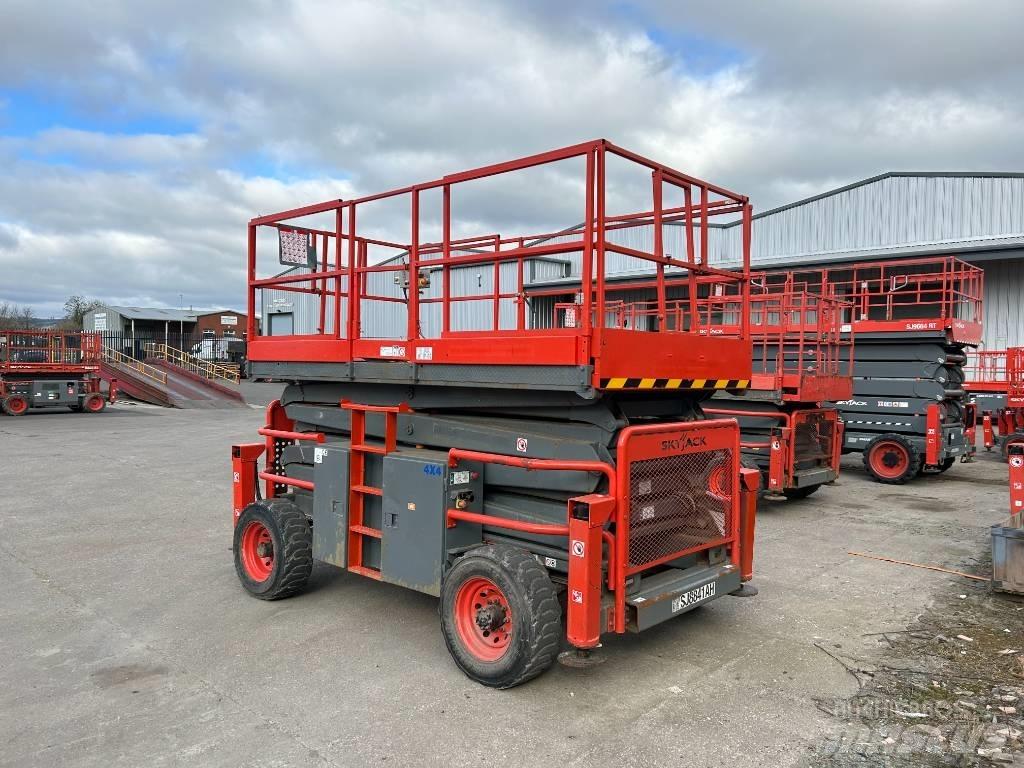 SkyJack SJ 8841 RT Scheren-Arbeitsbühnen