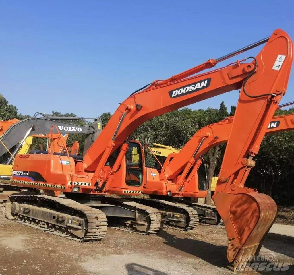 Doosan DH 220 Raupenbagger