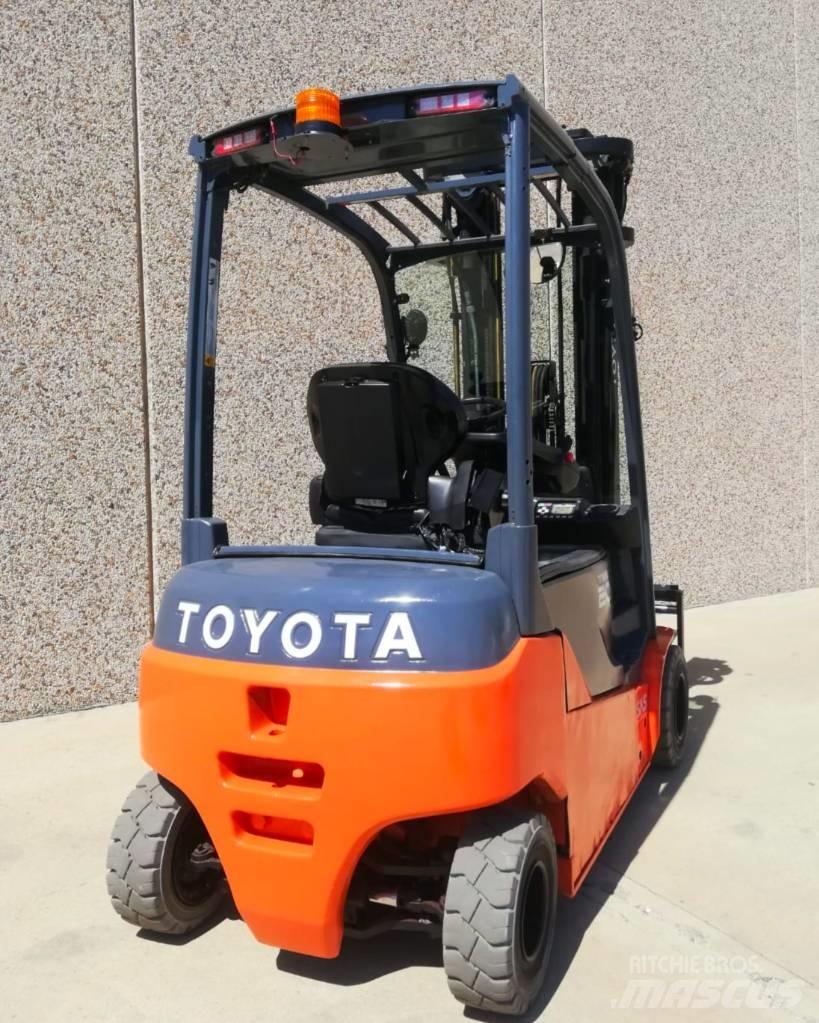 Toyota 8FBM20T Elektro Stapler