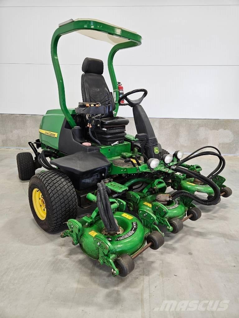 John Deere 8800 Reitermäher