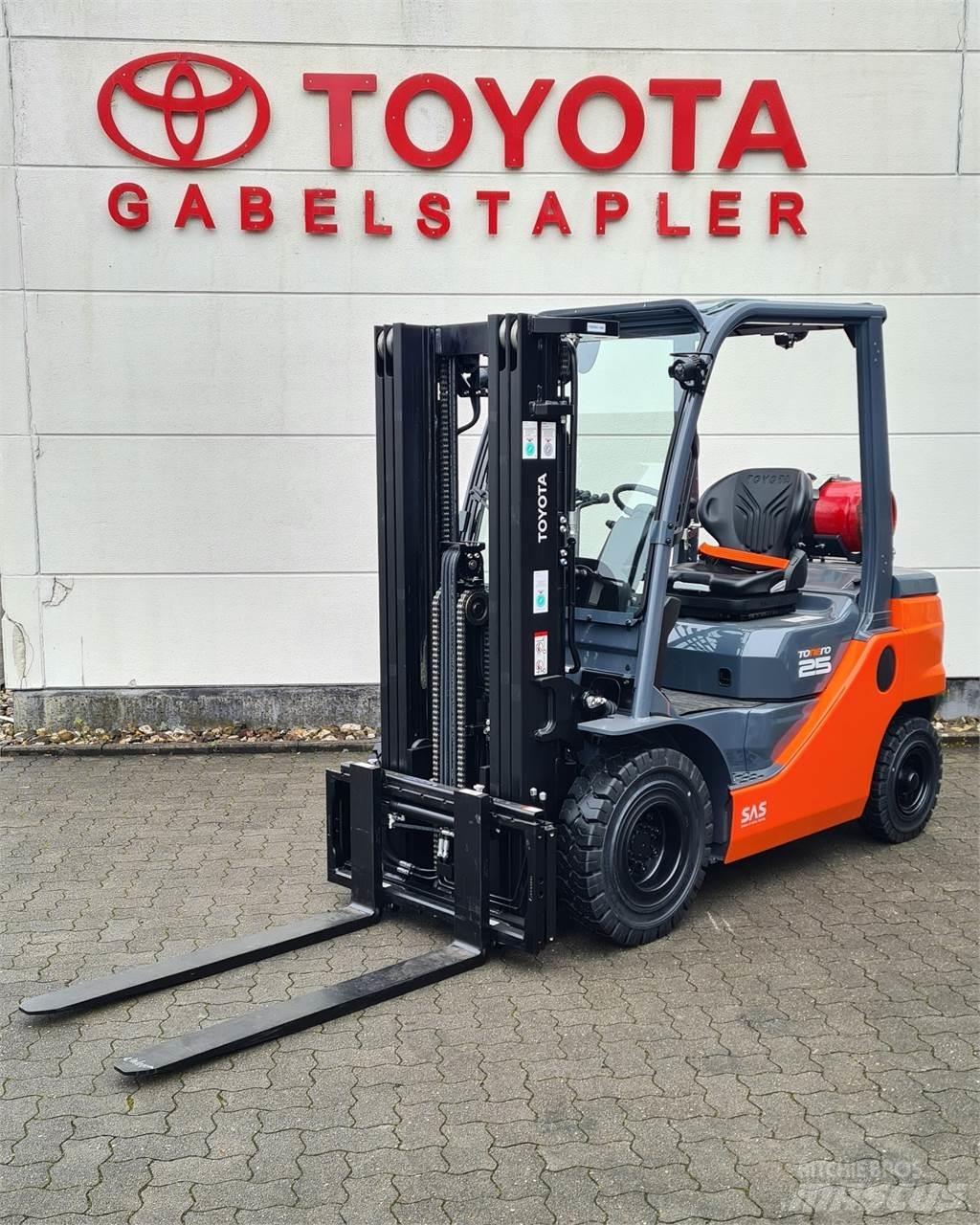 Toyota 02-8FGF25 Gas Stapler