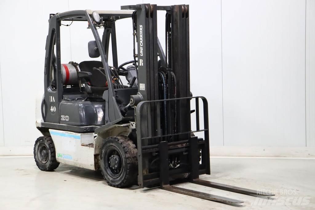Nissan U1D2A20LQ Gas Stapler