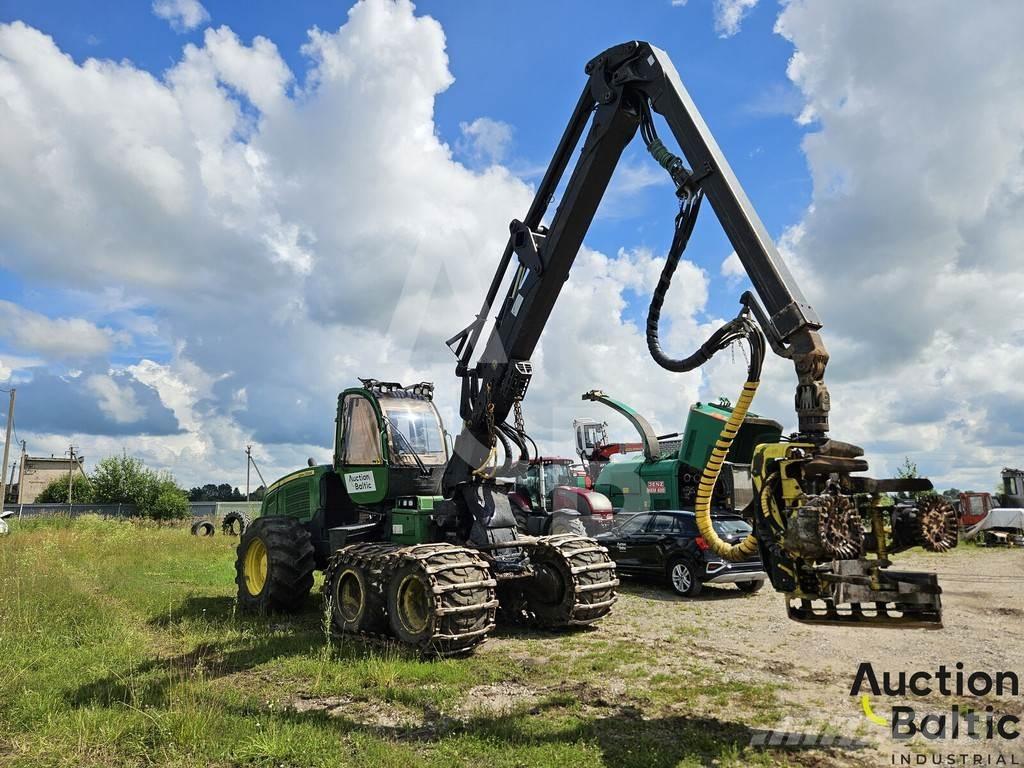 John Deere 1170 E Harvester