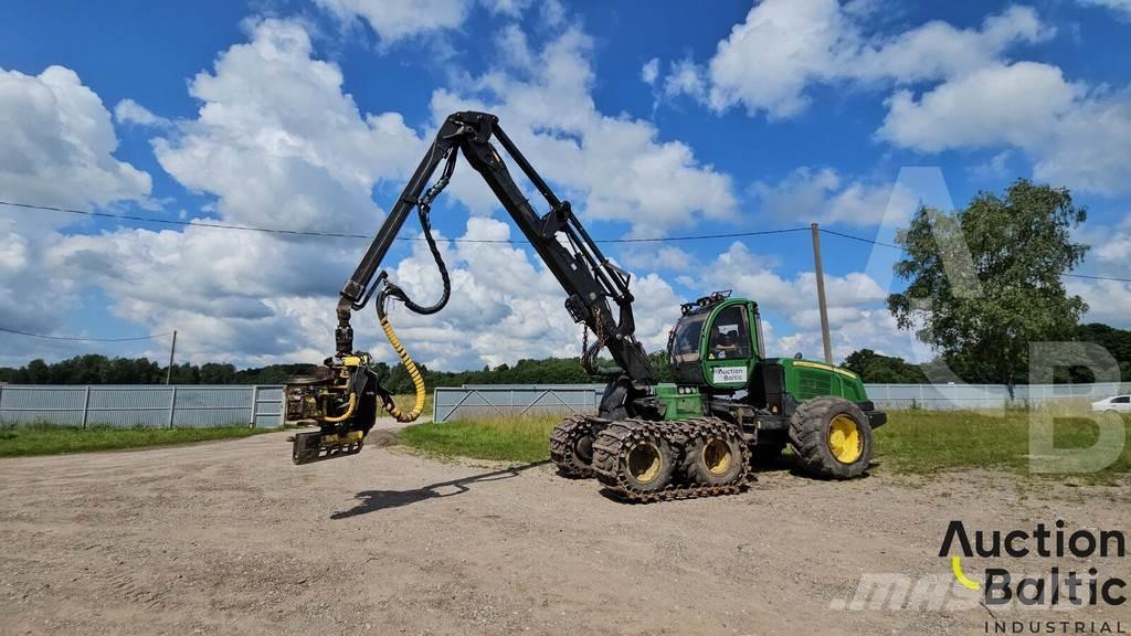 John Deere 1170 E Harvester