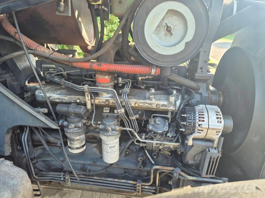New Holland 8360 Traktoren