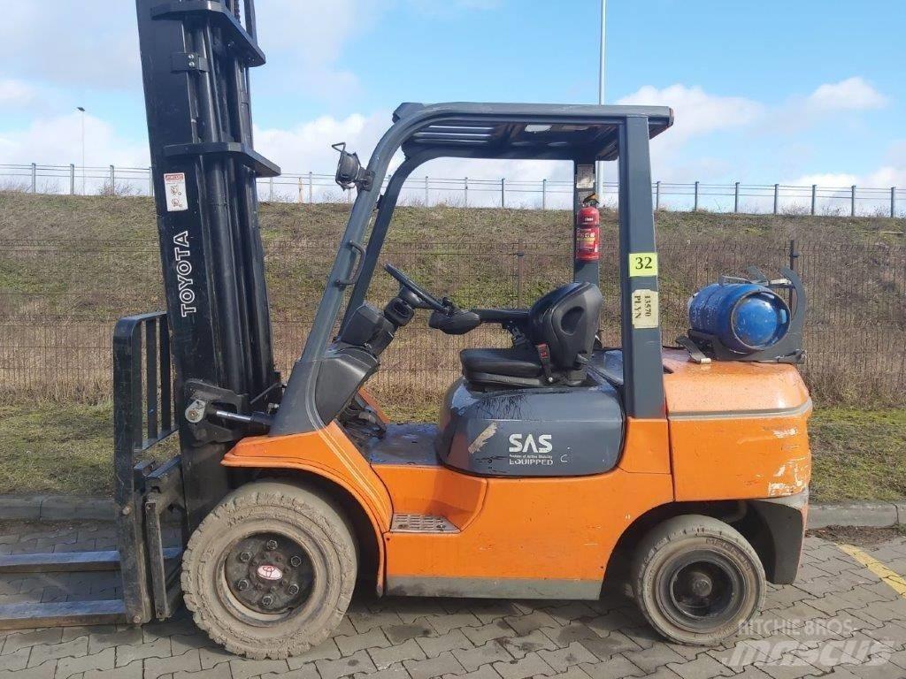 Toyota 7FG35 Gas Stapler