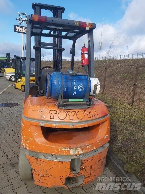 Toyota 7FG35 Gas Stapler