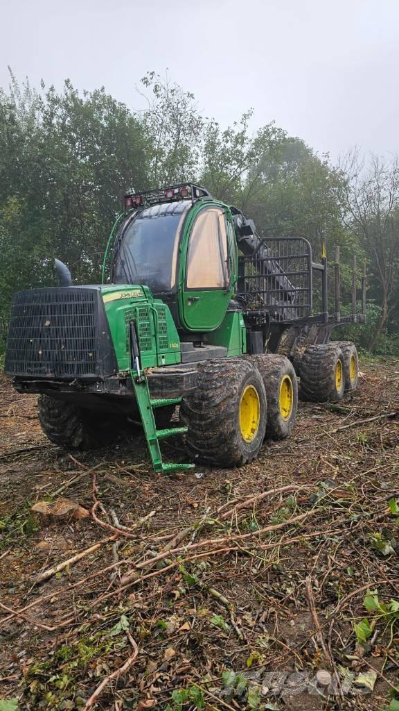 John Deere 1110 E Forwarder