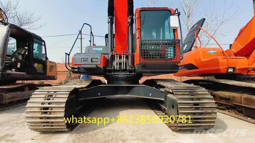 Doosan DX 225 Raupenbagger