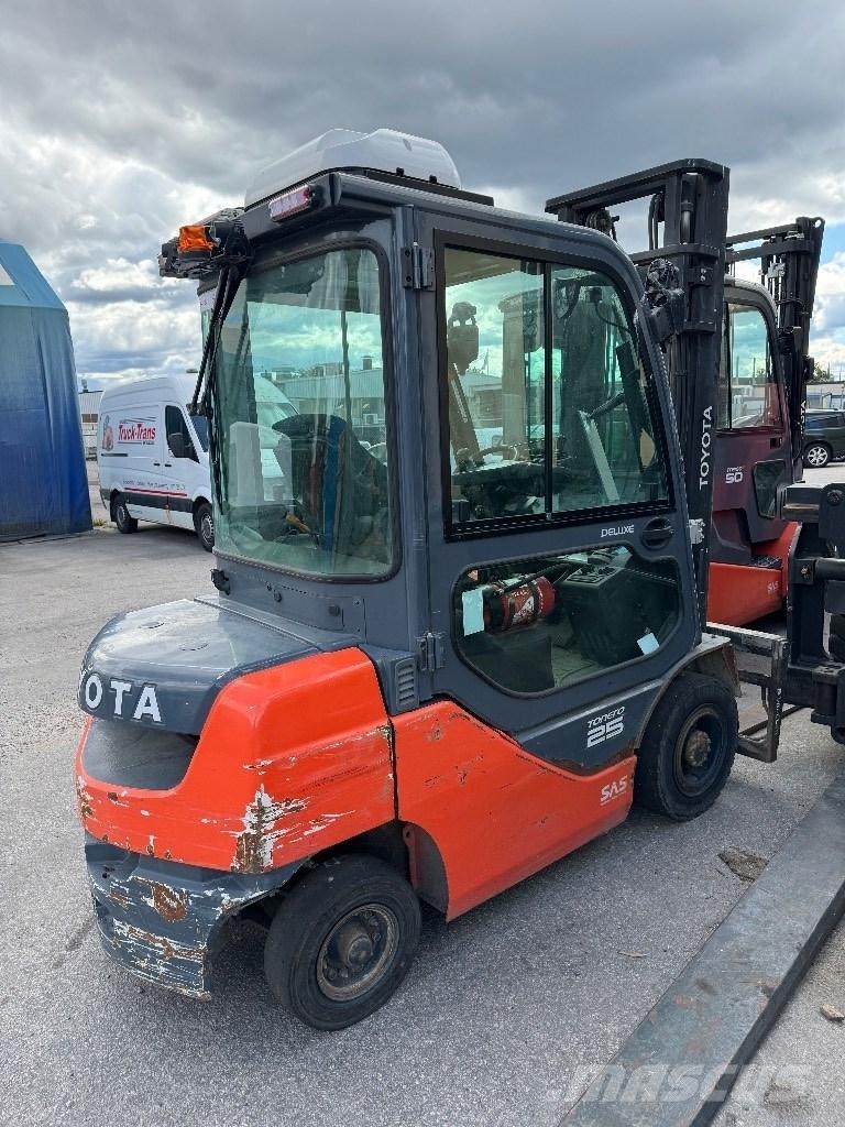 Toyota 02-8FDF25 Diesel Stapler