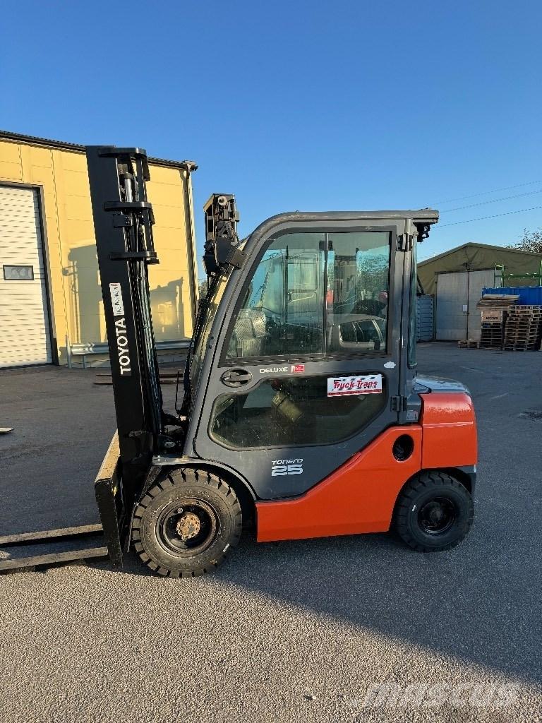 Toyota 02-8FDF25 Diesel Stapler