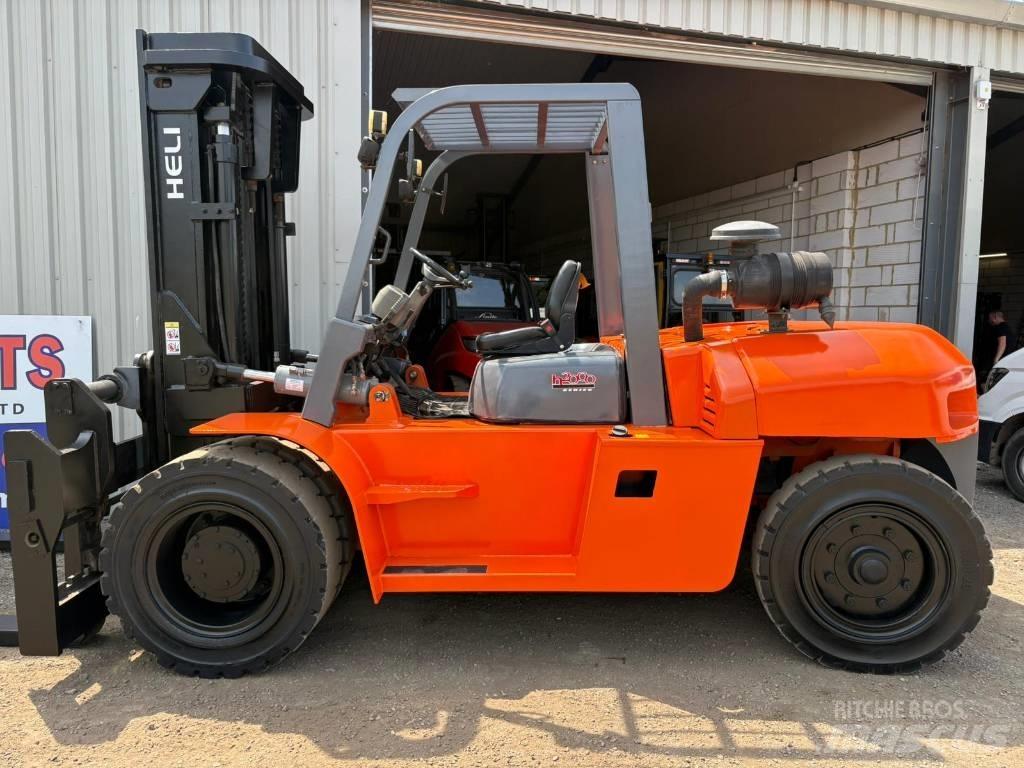 Heli HFD100 Diesel Stapler