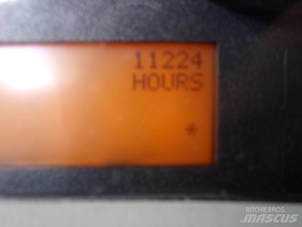 International 4300 Kehrmaschine