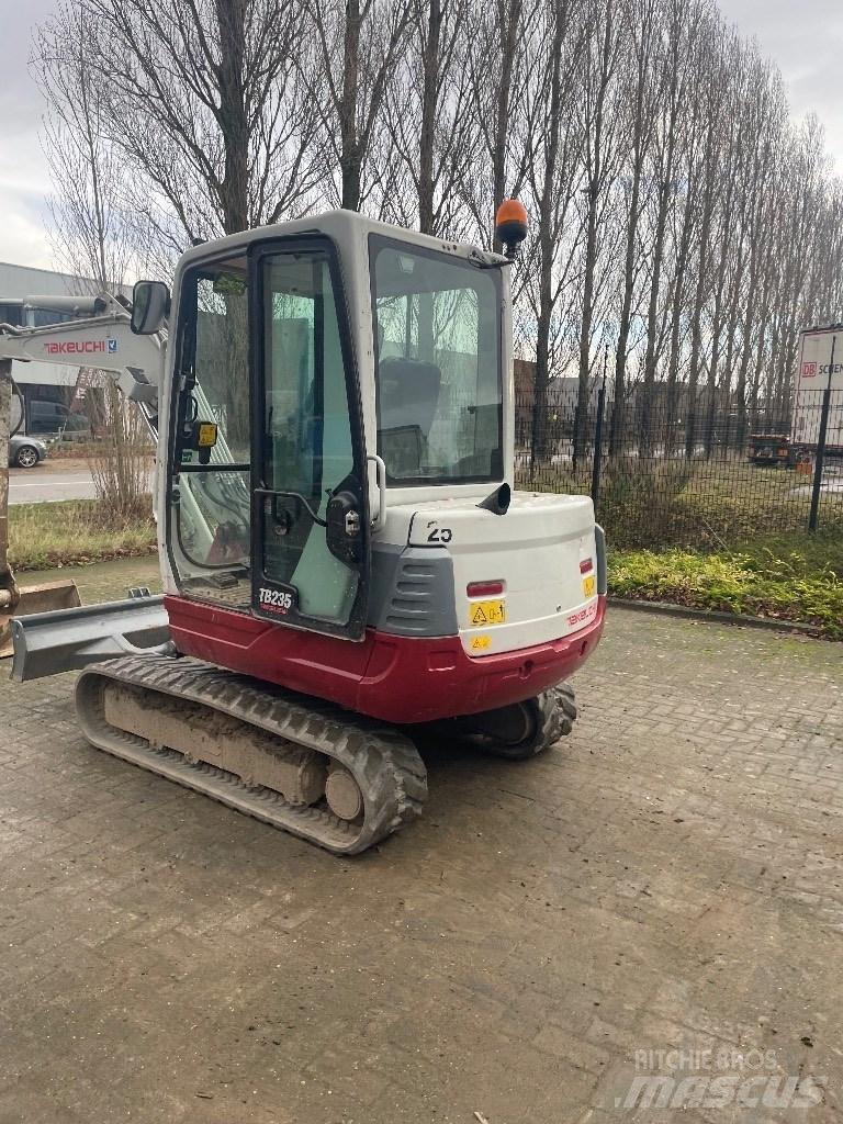 Takeuchi TB 235 Minibagger < 7t