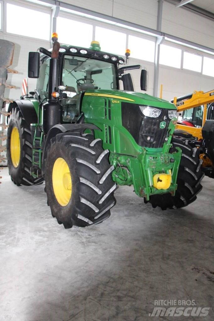 John Deere 6250 R Traktoren