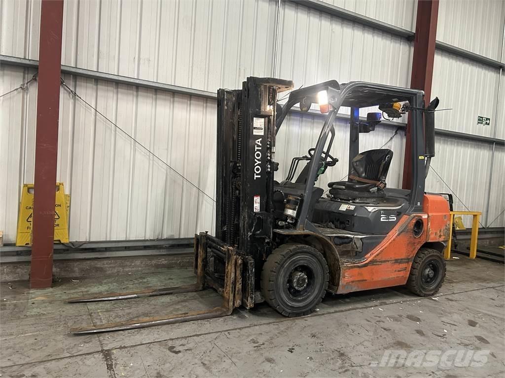 Toyota 02-8FDF25 Diesel Stapler