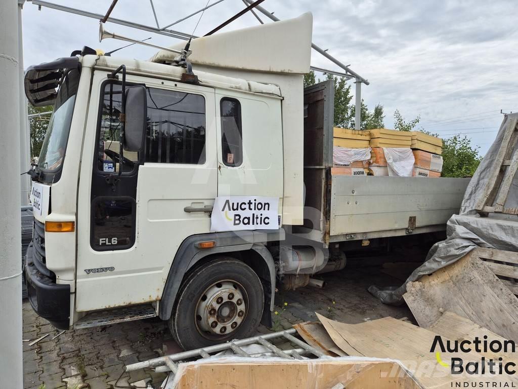 Volvo FL6 Pritschenwagen/Pritschenwagen mit Seitenklappe