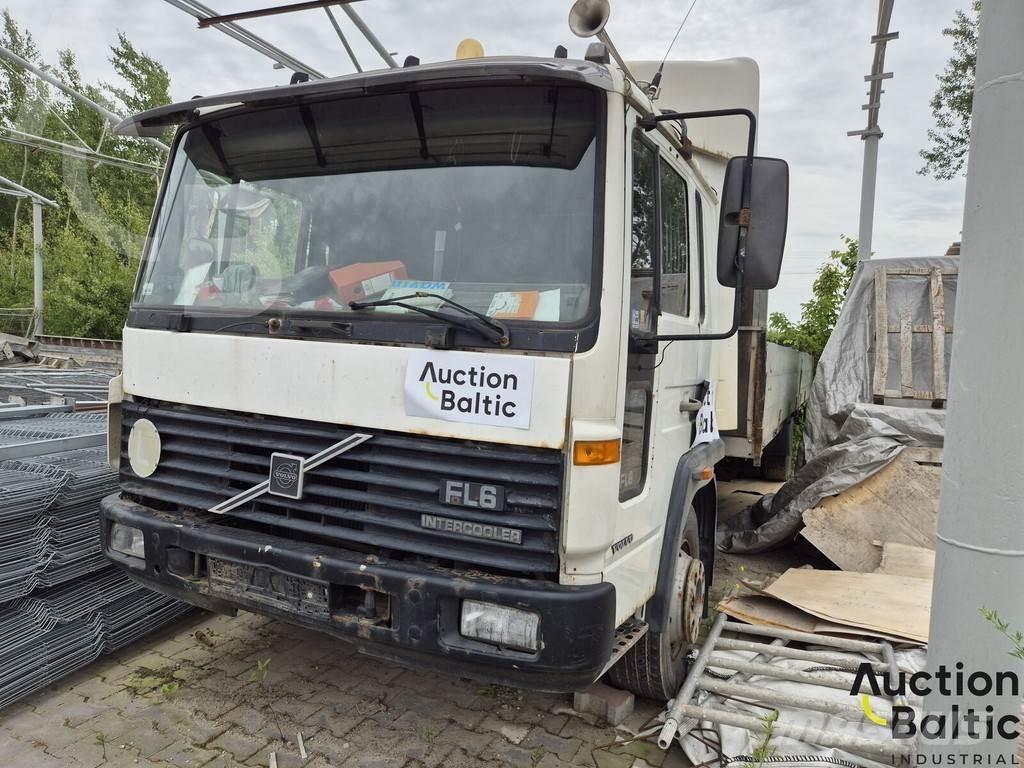 Volvo FL6 Pritschenwagen/Pritschenwagen mit Seitenklappe