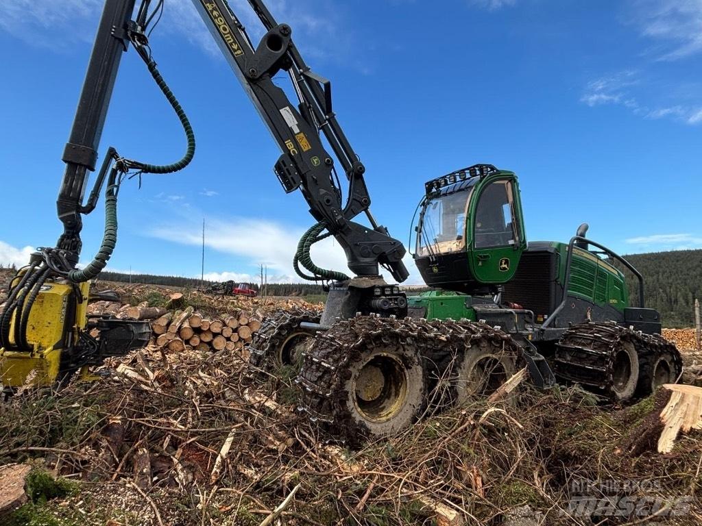 John Deere 1270G 8WD Harvester