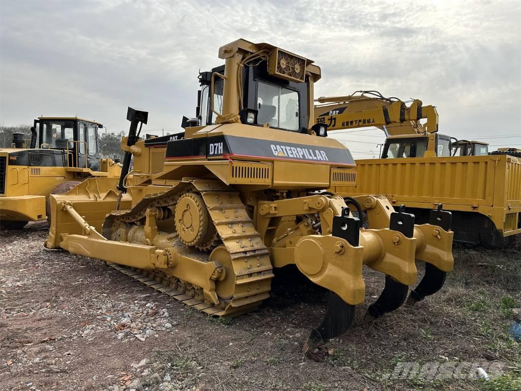 CAT D7H Bulldozer