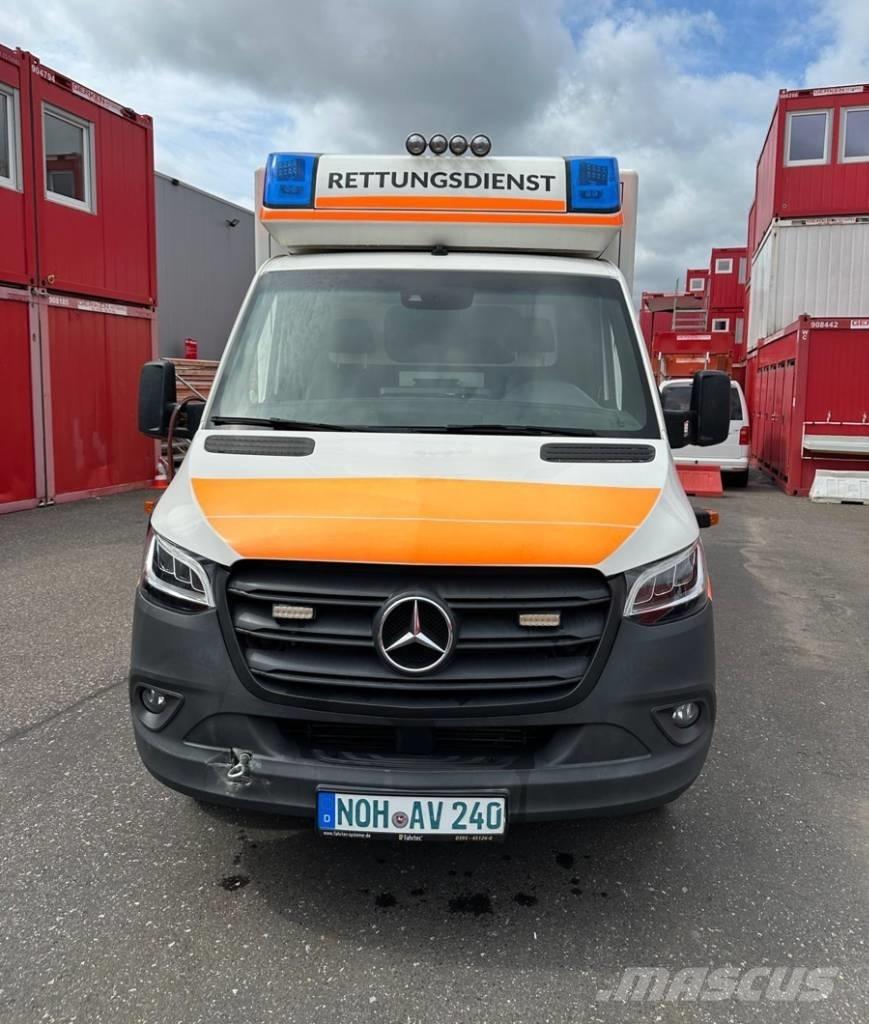 Mercedes-Benz 1000 Krankenwagen
