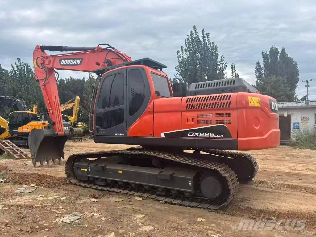 Doosan DX 225 Raupenbagger