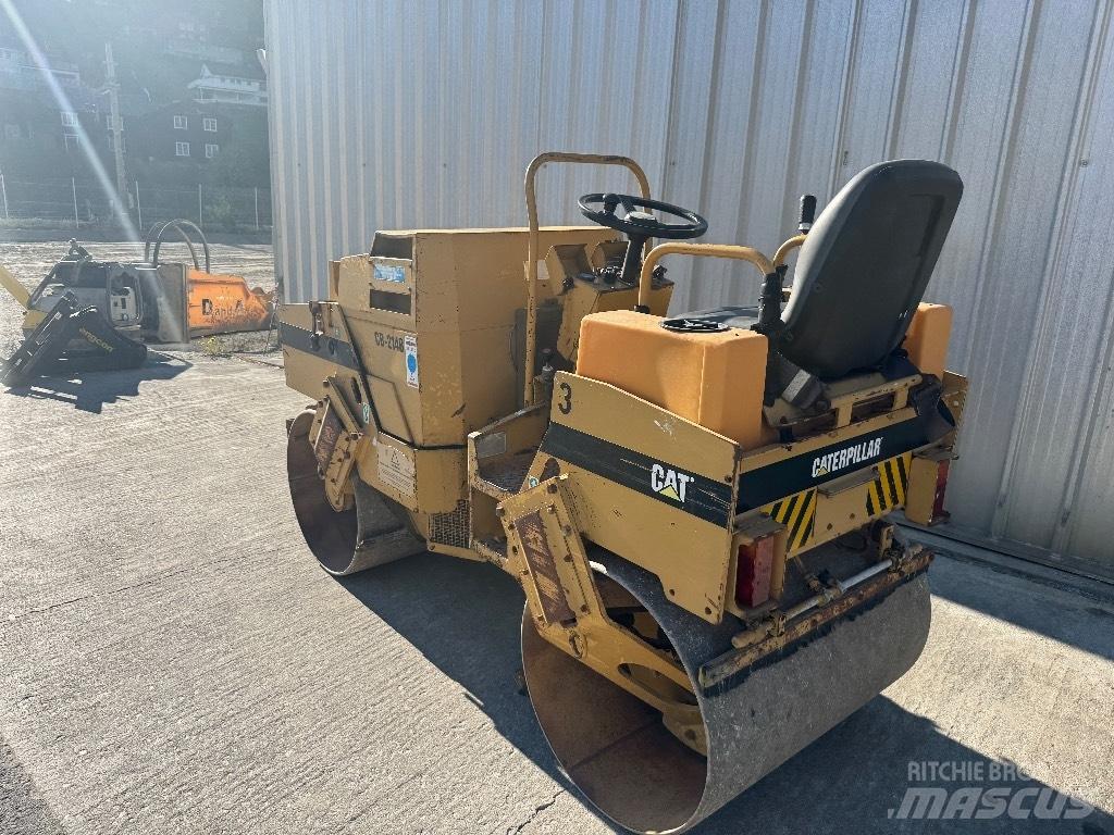CAT CB 214 B Erdbauwalzen