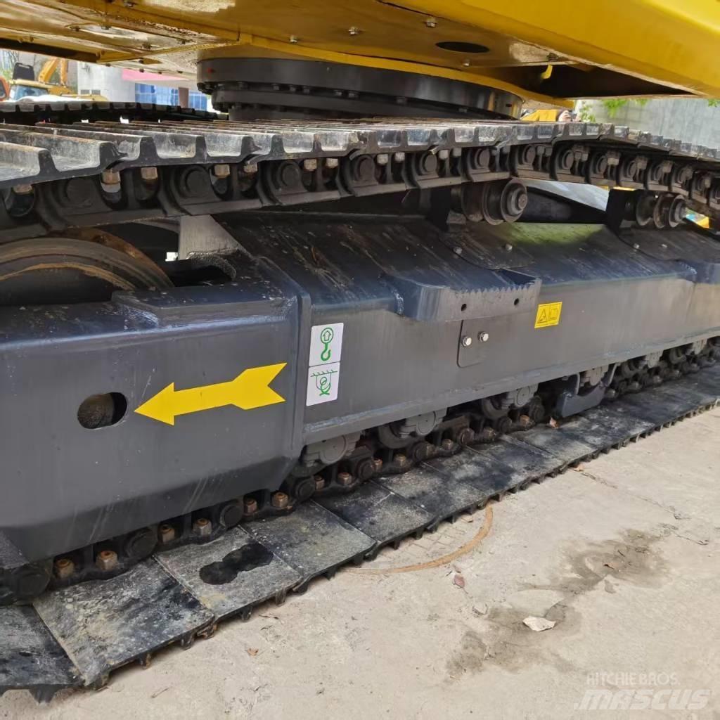 Komatsu PC 200-8 Raupenbagger
