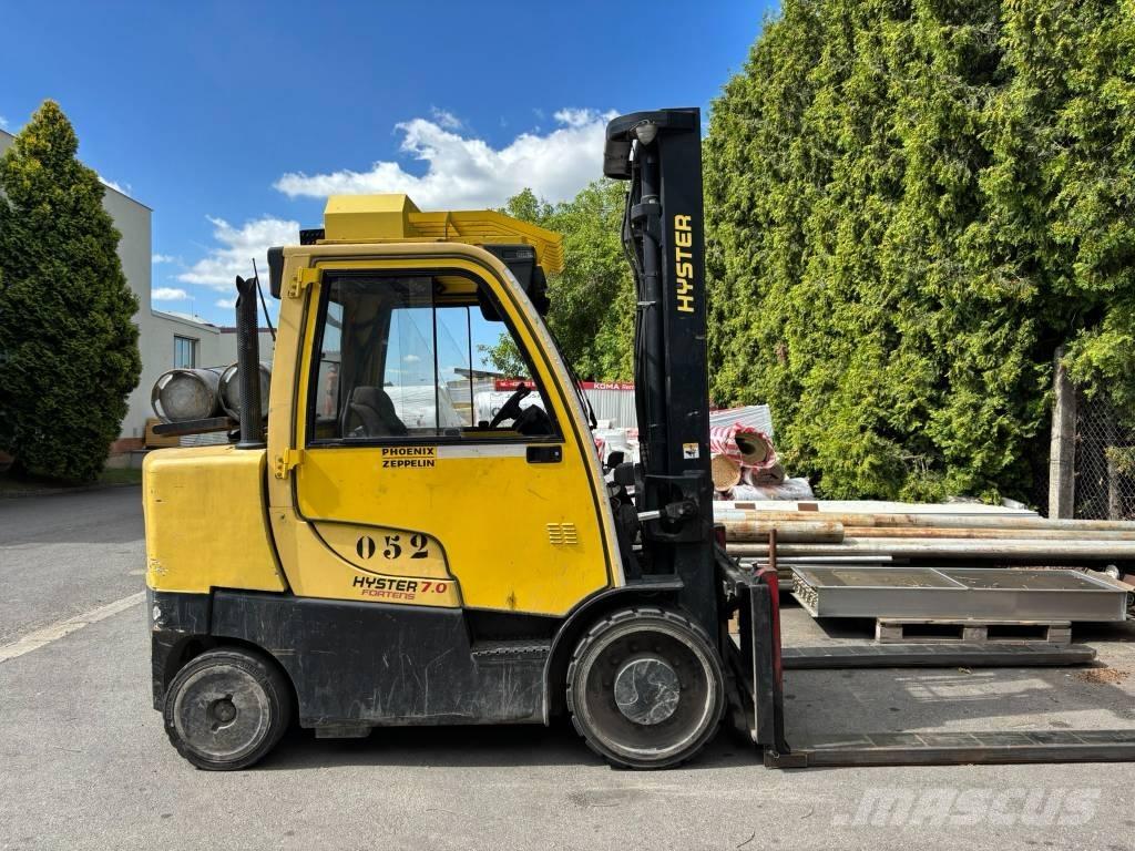 Hyster S 70 FT Gas Stapler