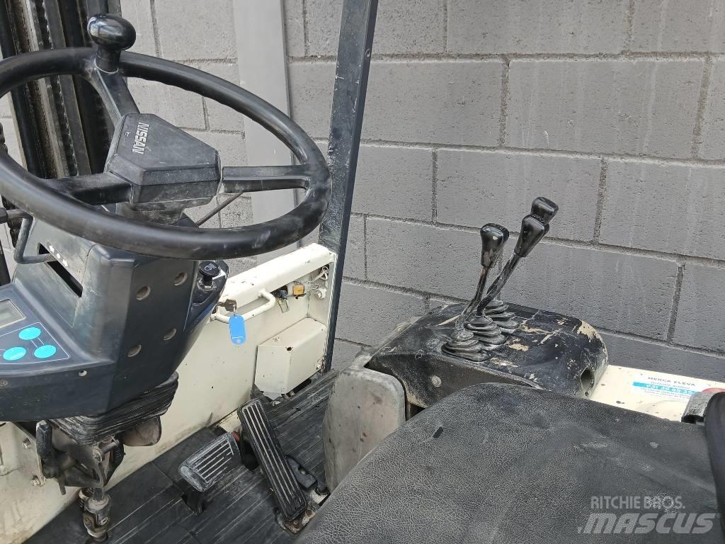 Nissan Q02 L 25 CU Elektro Stapler