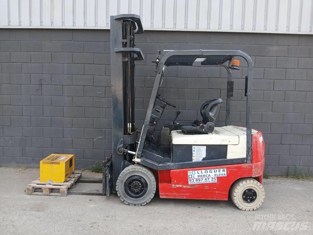 Nissan Q02 L 25 CU Elektro Stapler
