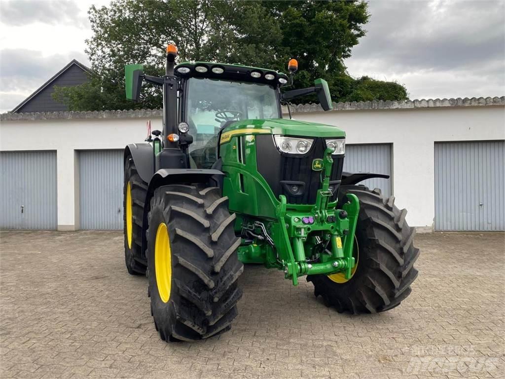 John Deere 6R 215 Traktoren