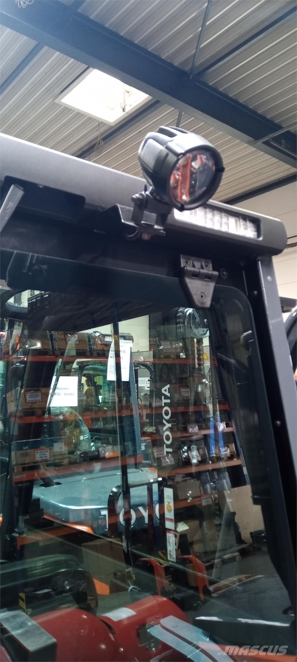 Toyota 02-8FGF25 Gas Stapler