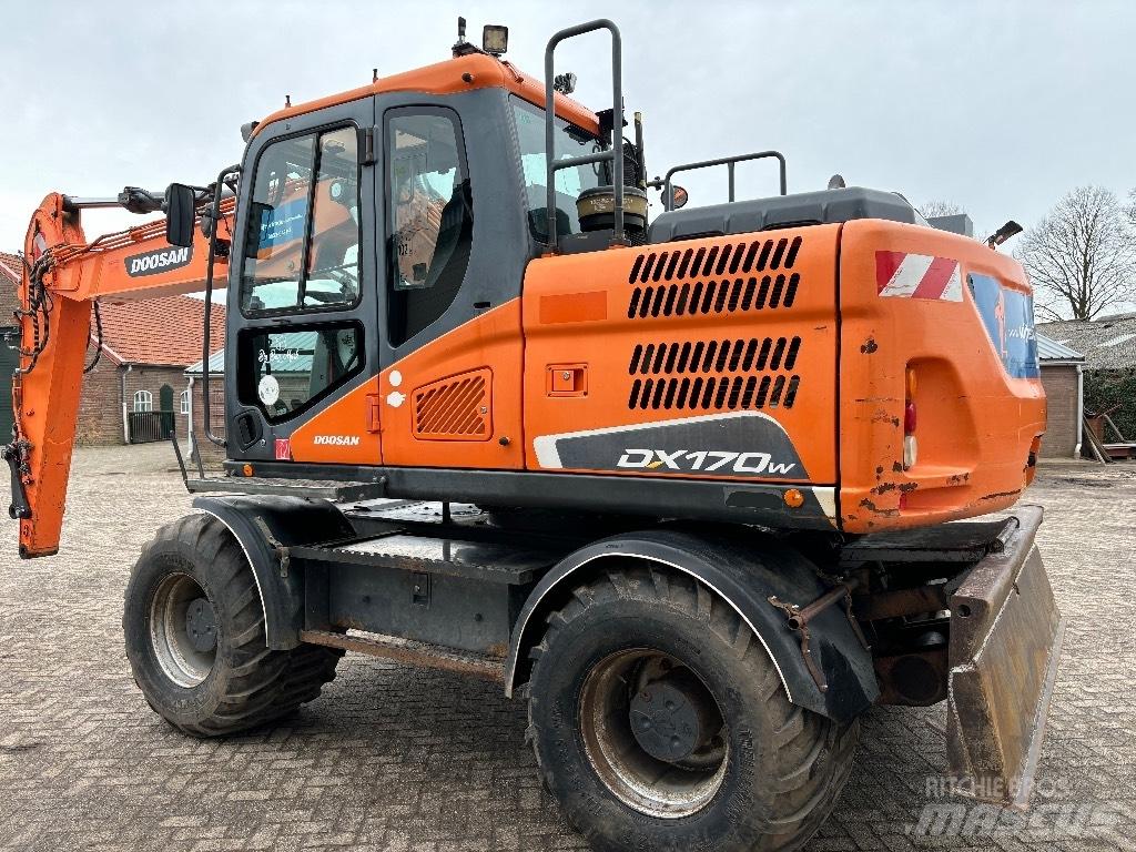 Doosan DX 170 W Mobilbagger