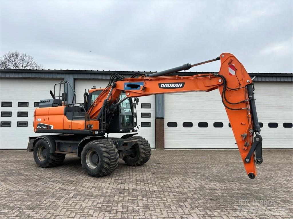 Doosan DX 170 W Mobilbagger