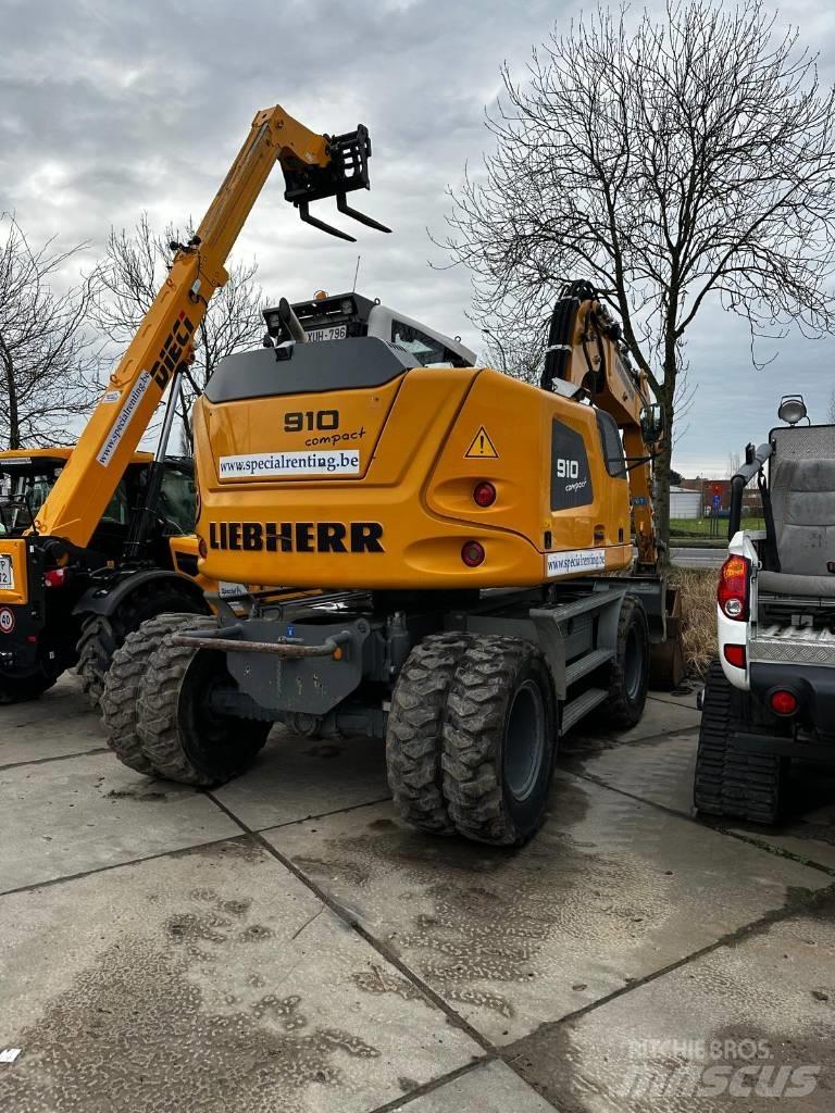 Liebherr 910 Compact Mobilbagger