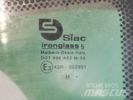 CAT TH 414 door Kabinen