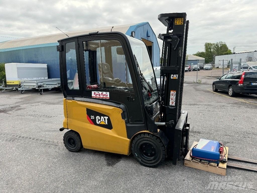 CAT EP25CN Elektro Stapler