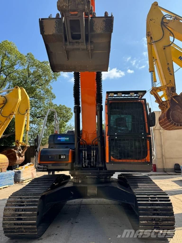 Doosan DX 225 Raupenbagger