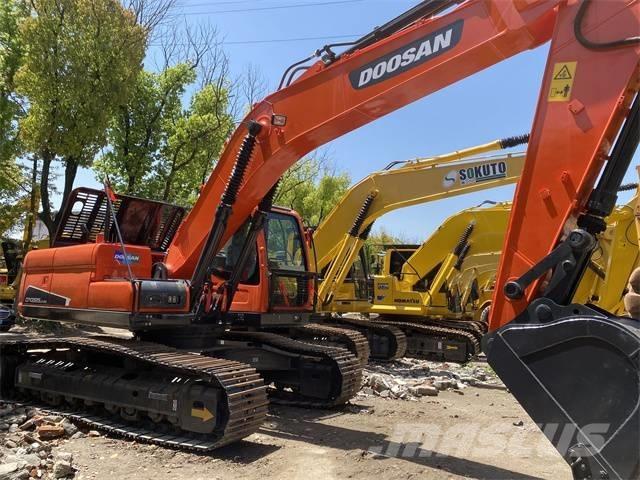 Doosan DX 225 LC Raupenbagger