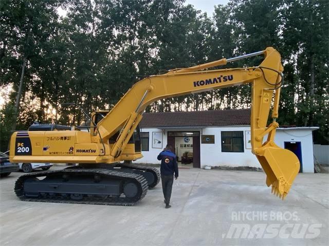 Komatsu PC200-8 Raupenbagger