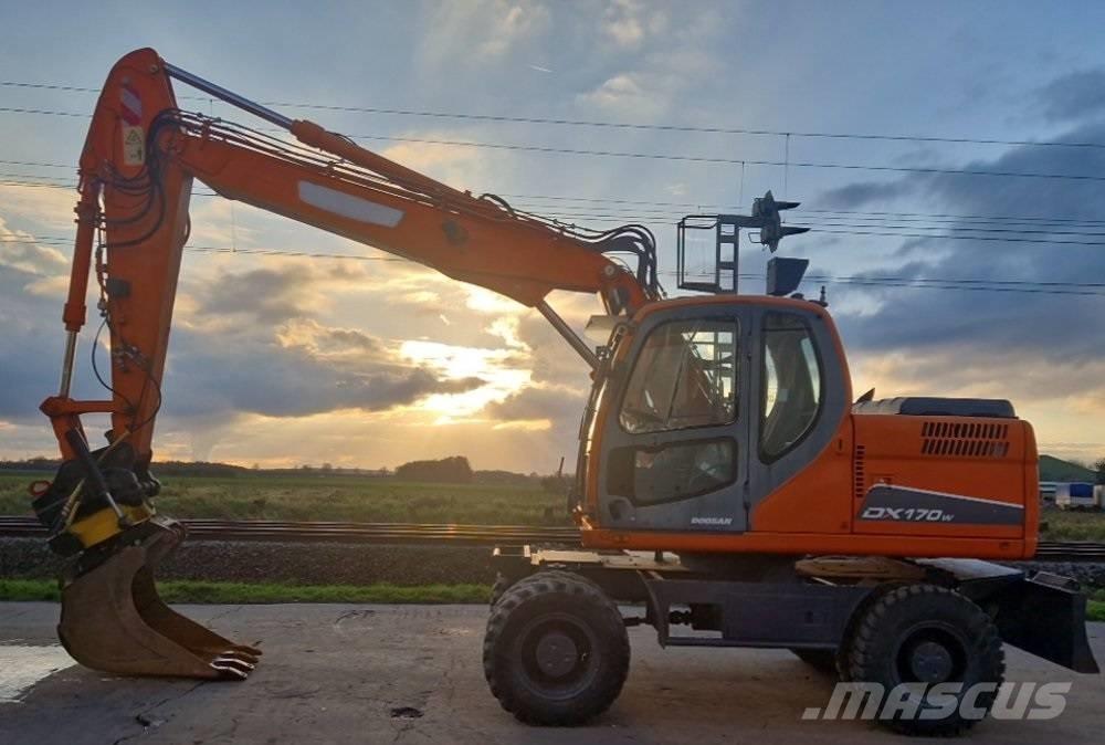 Doosan DX 170 W Mobilbagger