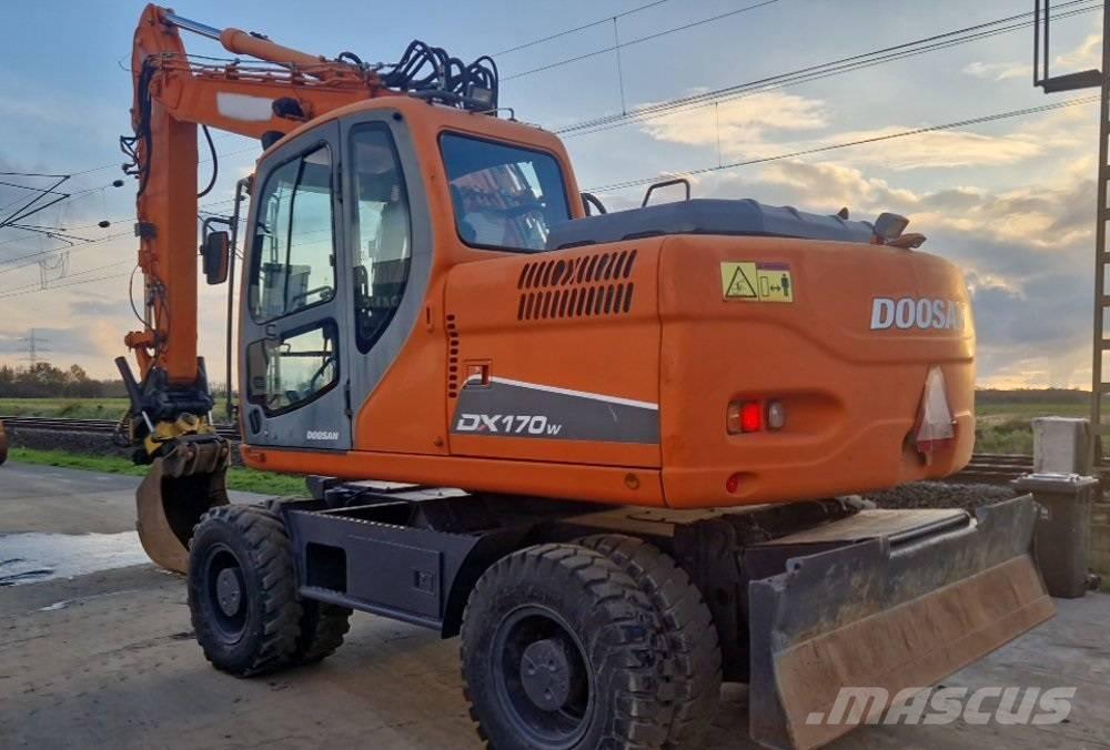Doosan DX 170 W Mobilbagger