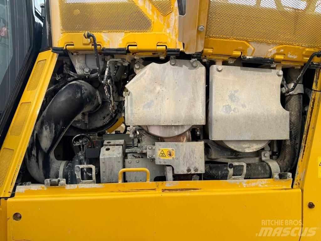 Komatsu D65PXi-18 Bulldozer