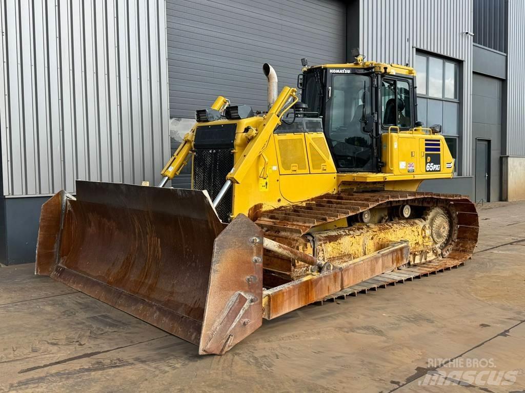 Komatsu D65PXi-18 Bulldozer