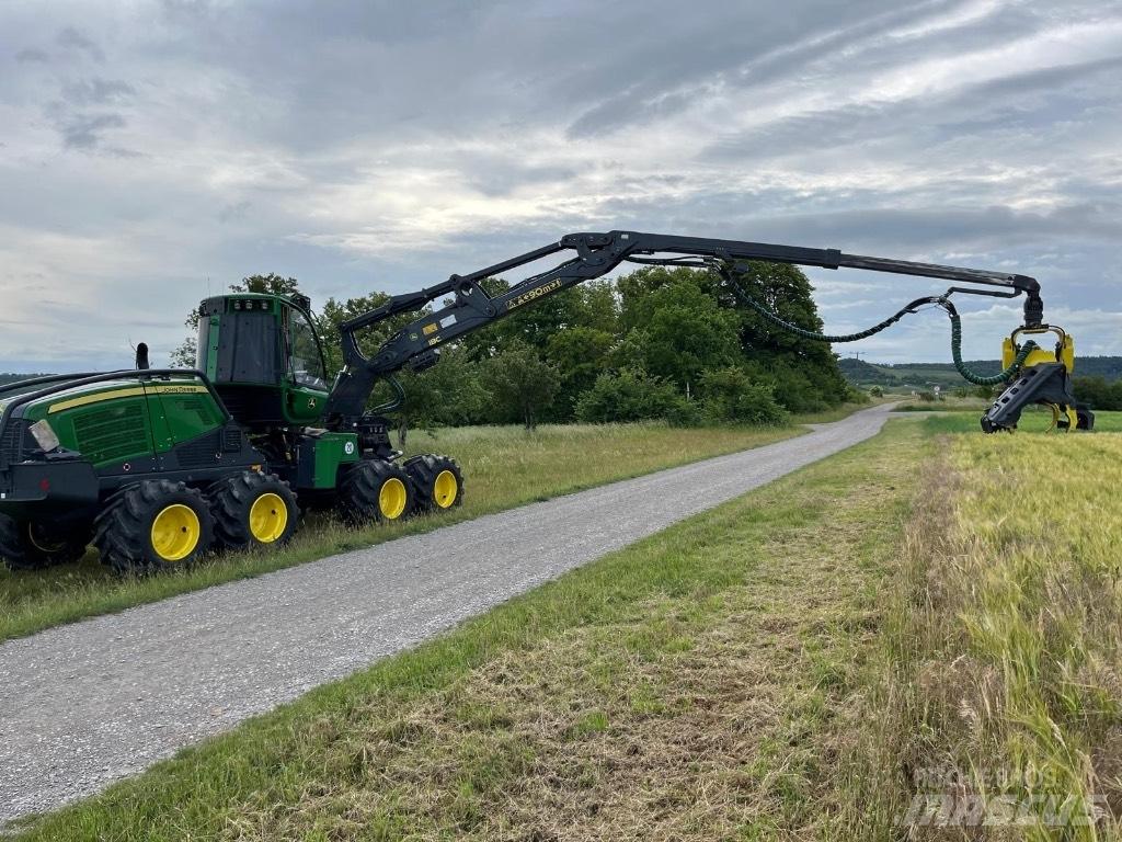 John Deere 1170G Harvester